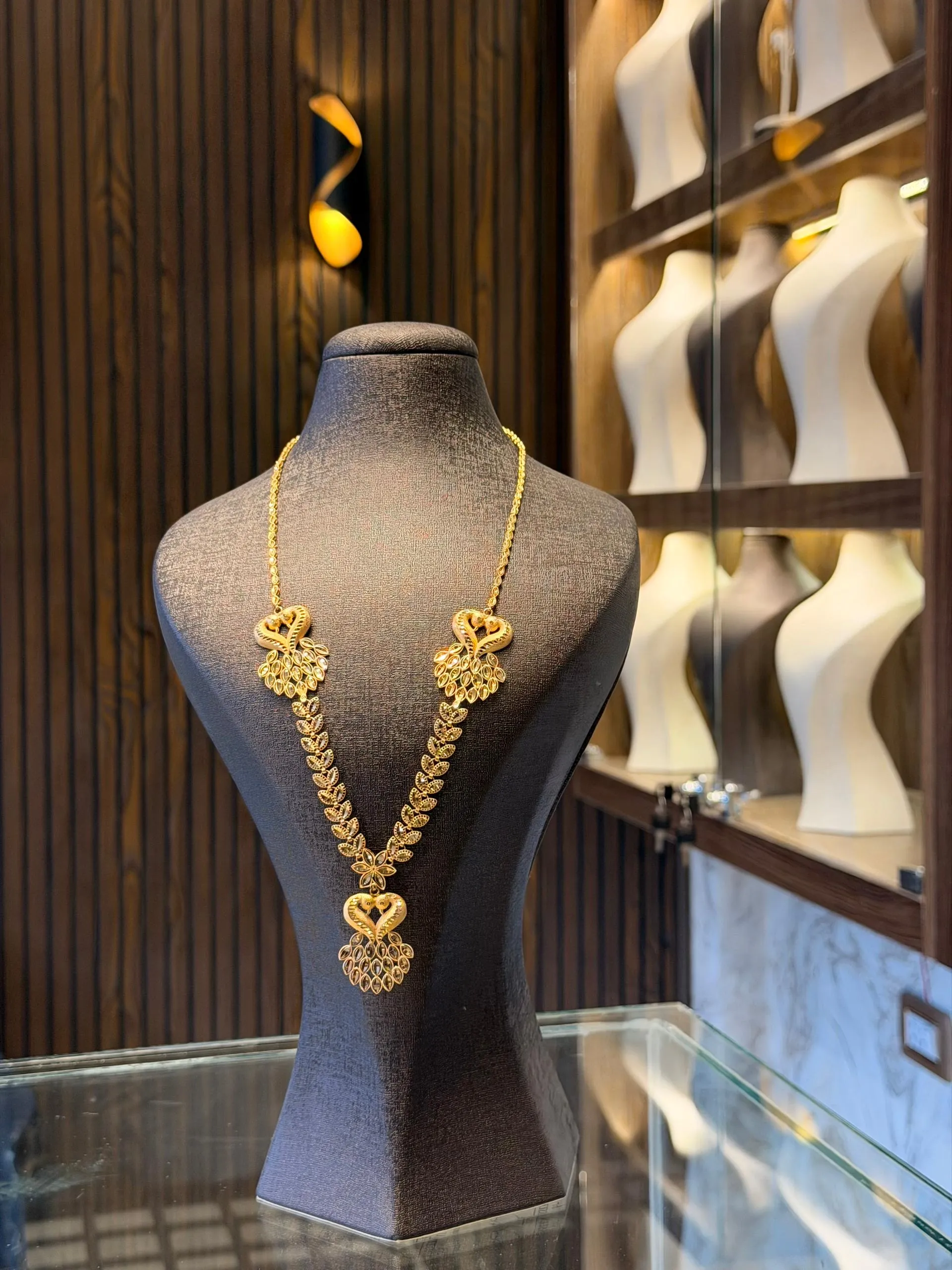 طوق سنبلة رسمي - منظر أمامي