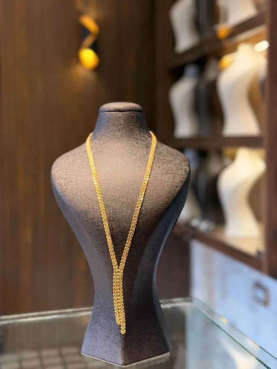 طوق سنبلة طويل - منظر أمامي