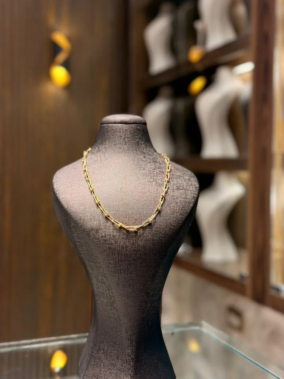 طوق تيفني ناعم - منظر أمامي