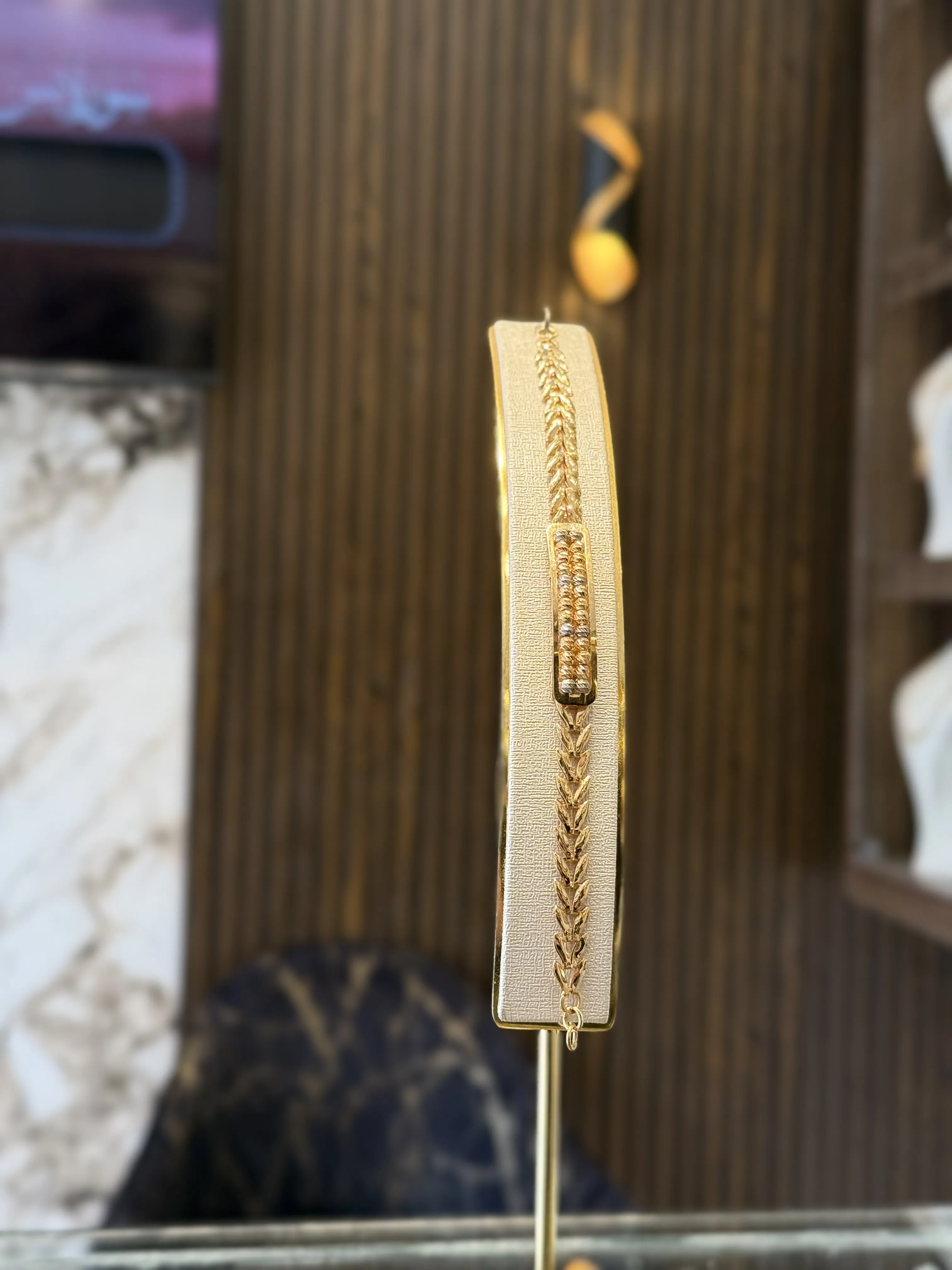 سوارة جسيكا - منظر أمامي