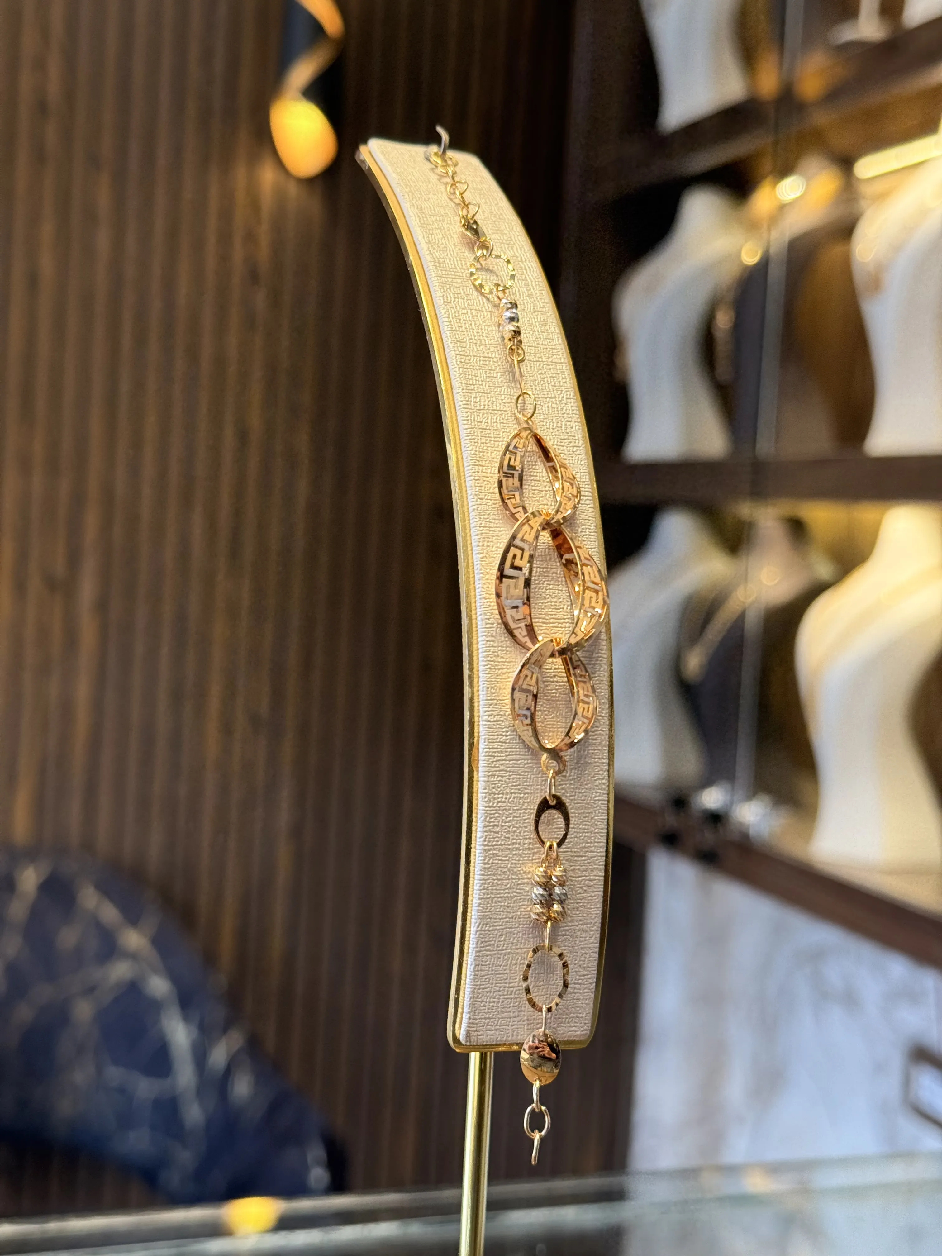 سوارة فرزتشي اكسترا - منظر أمامي