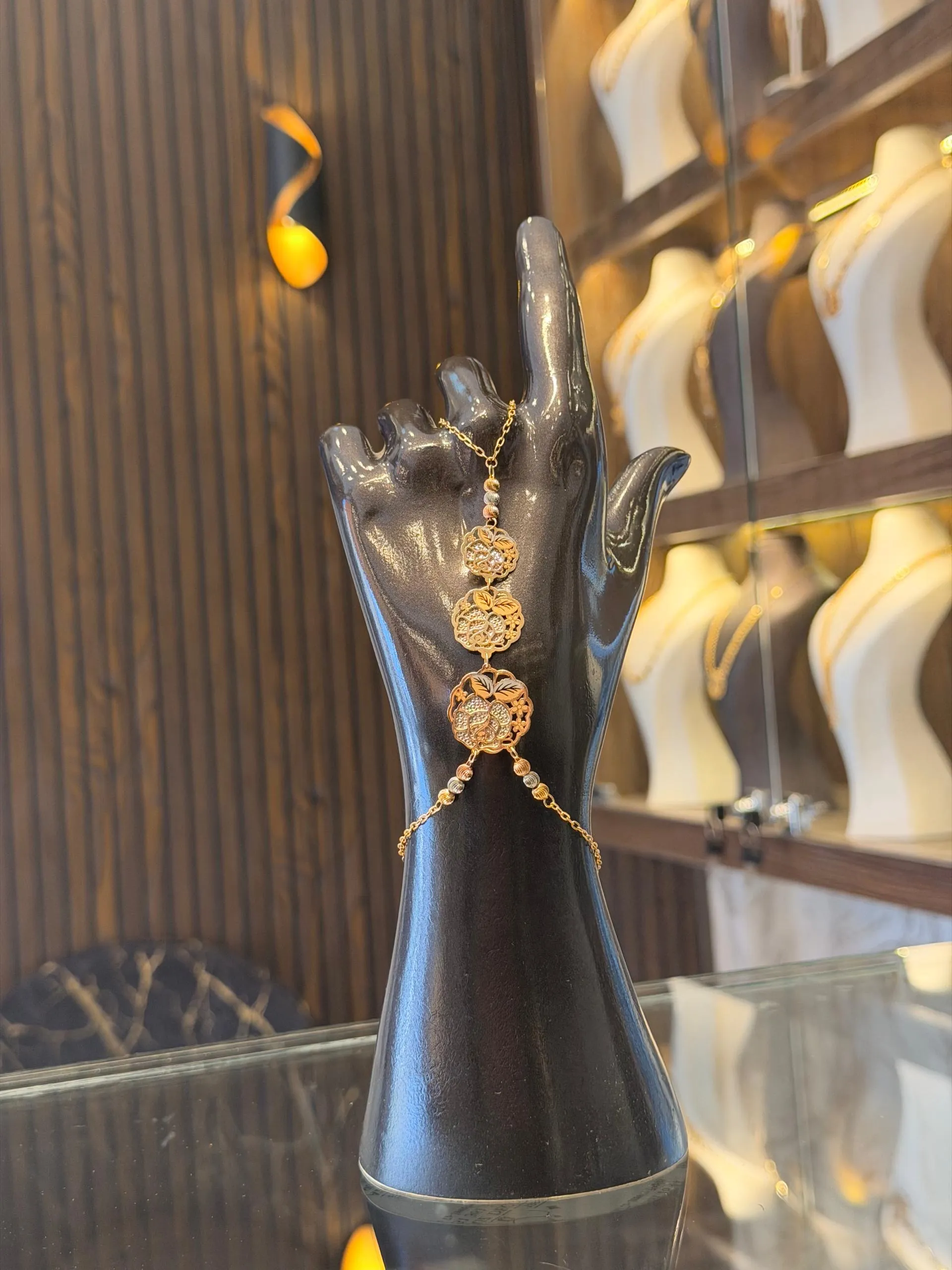 كف نقش ألمازي وردات - منظر أمامي