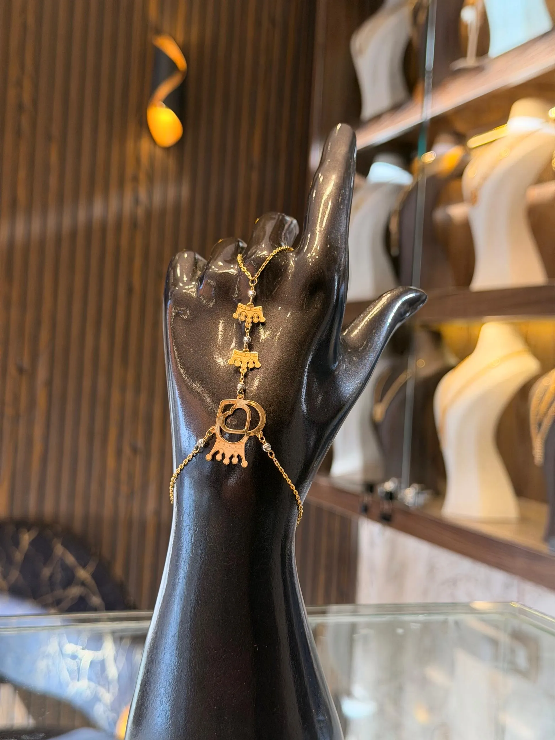 كف تاج - منظر أمامي