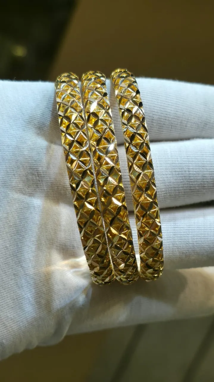 سنارة فرط هندي - منظر أمامي