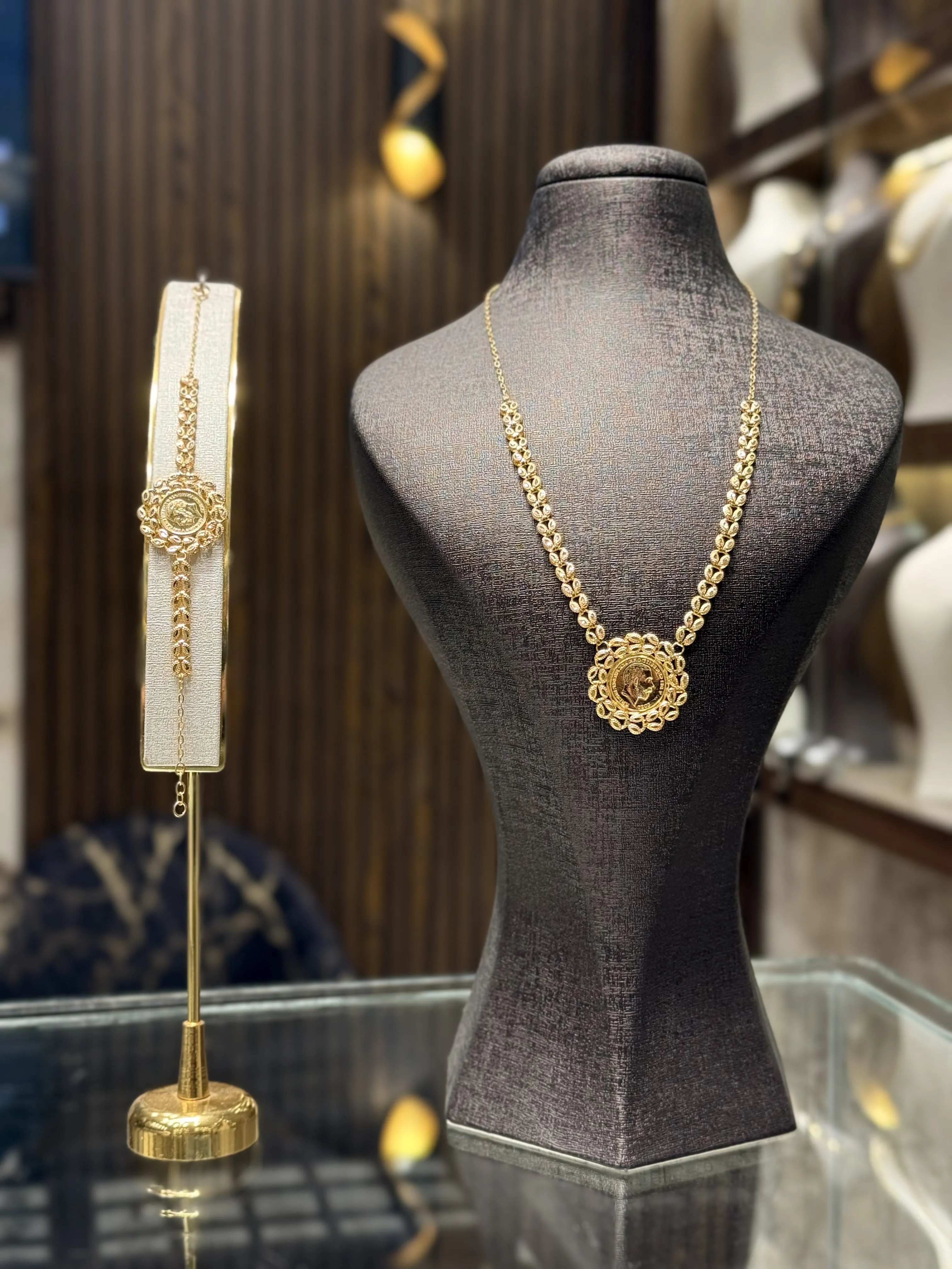 طقم سنبلة ليرة - منظر أمامي