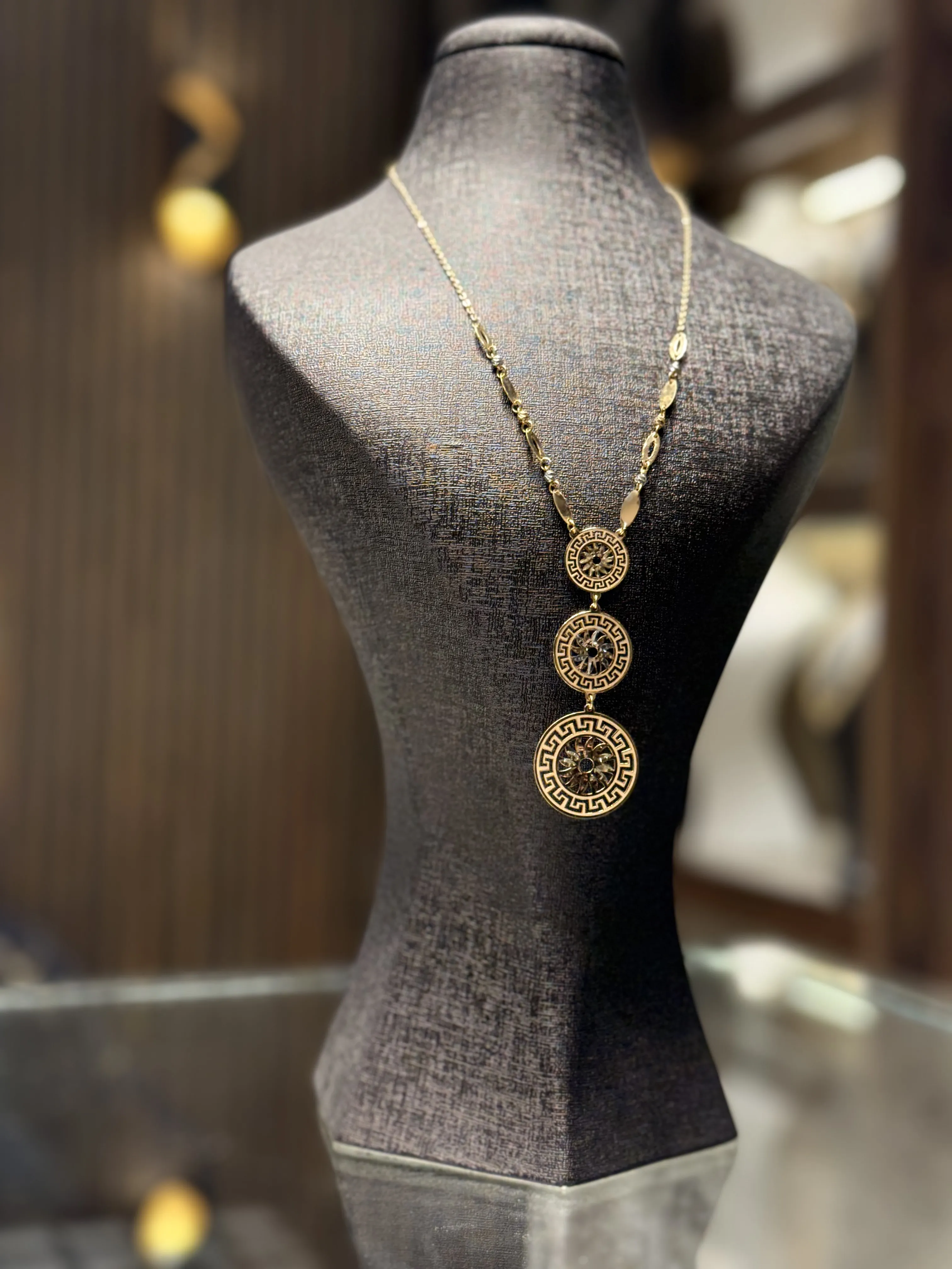 طوق بولغري - منظر أمامي