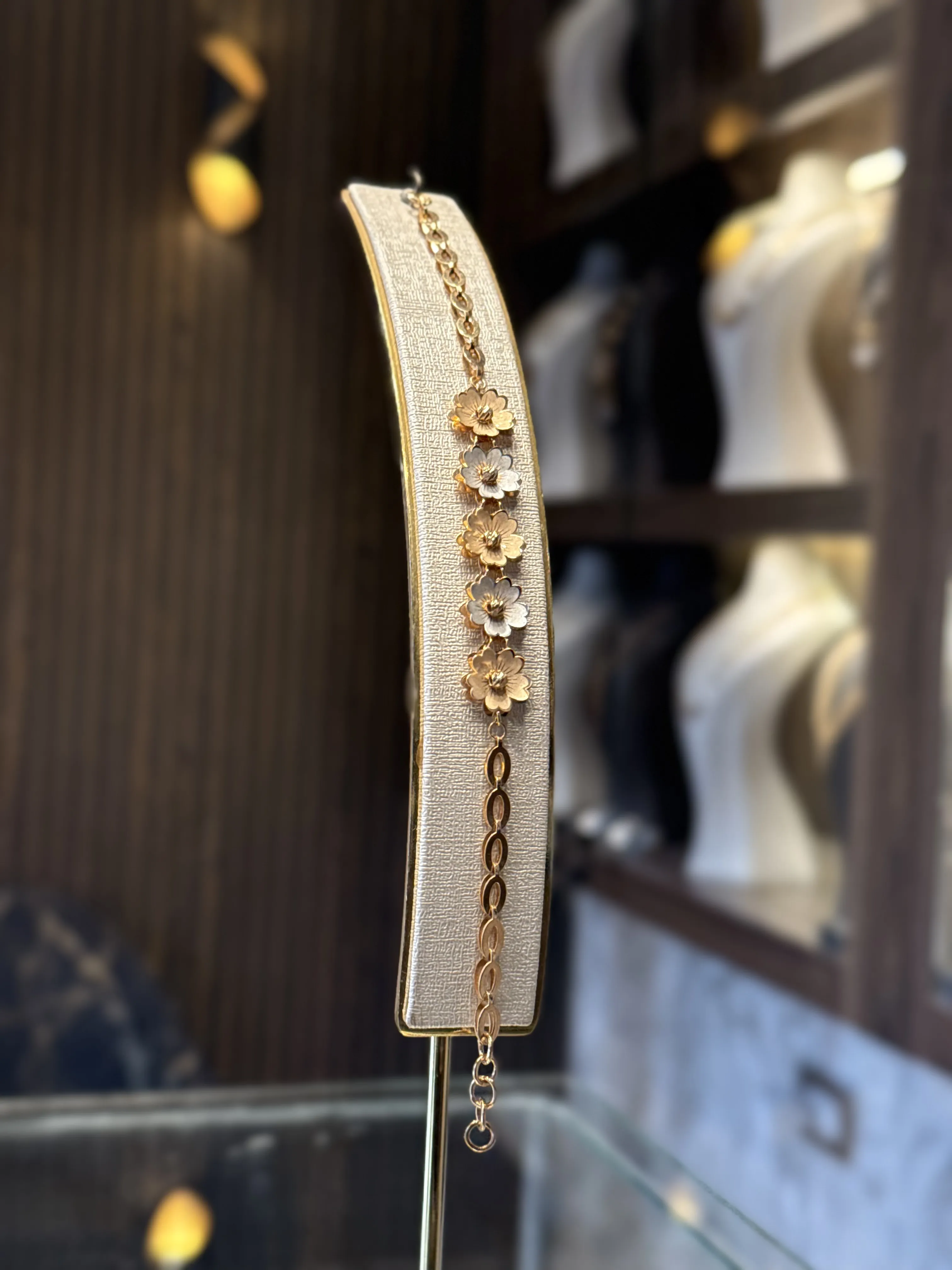 سوارة وردات اكسترا - منظر أمامي