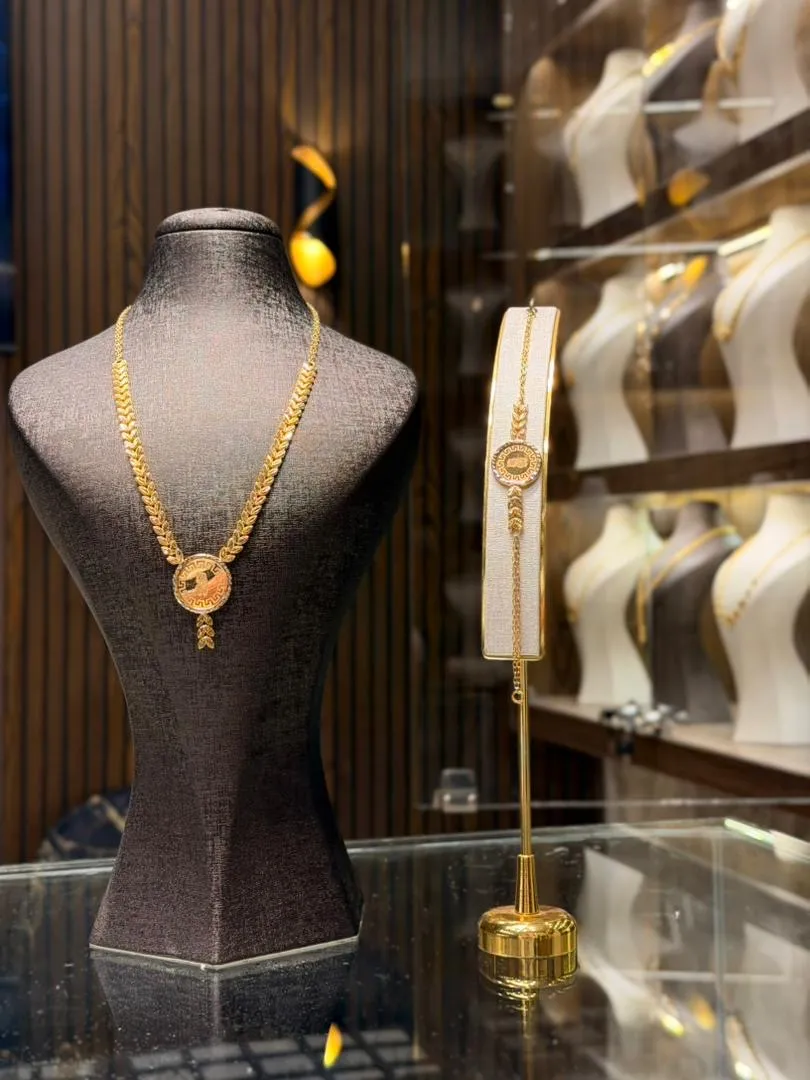 طقمً سنبلة ليرة - منظر أمامي