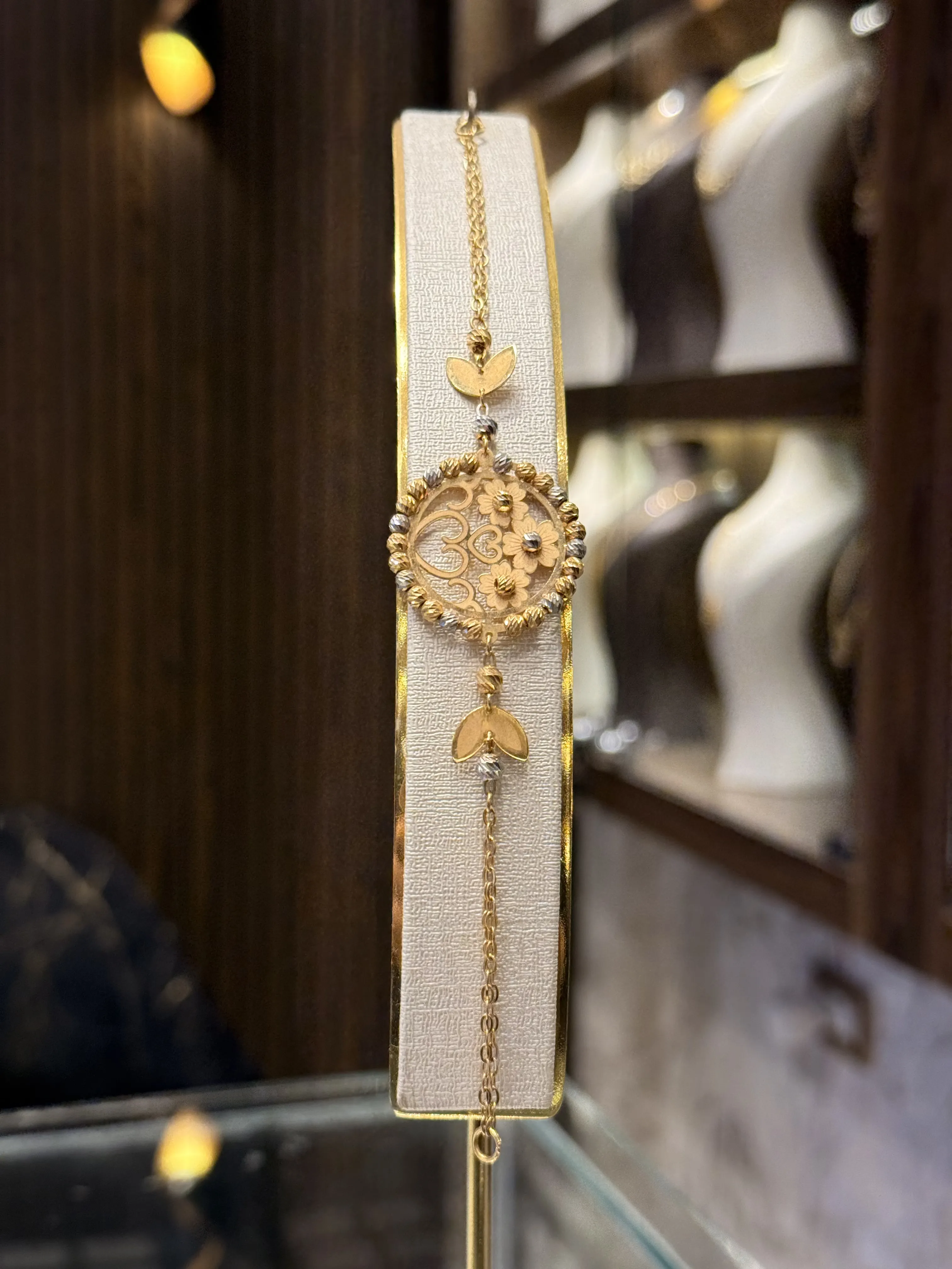 سوارة طابات - منظر أمامي