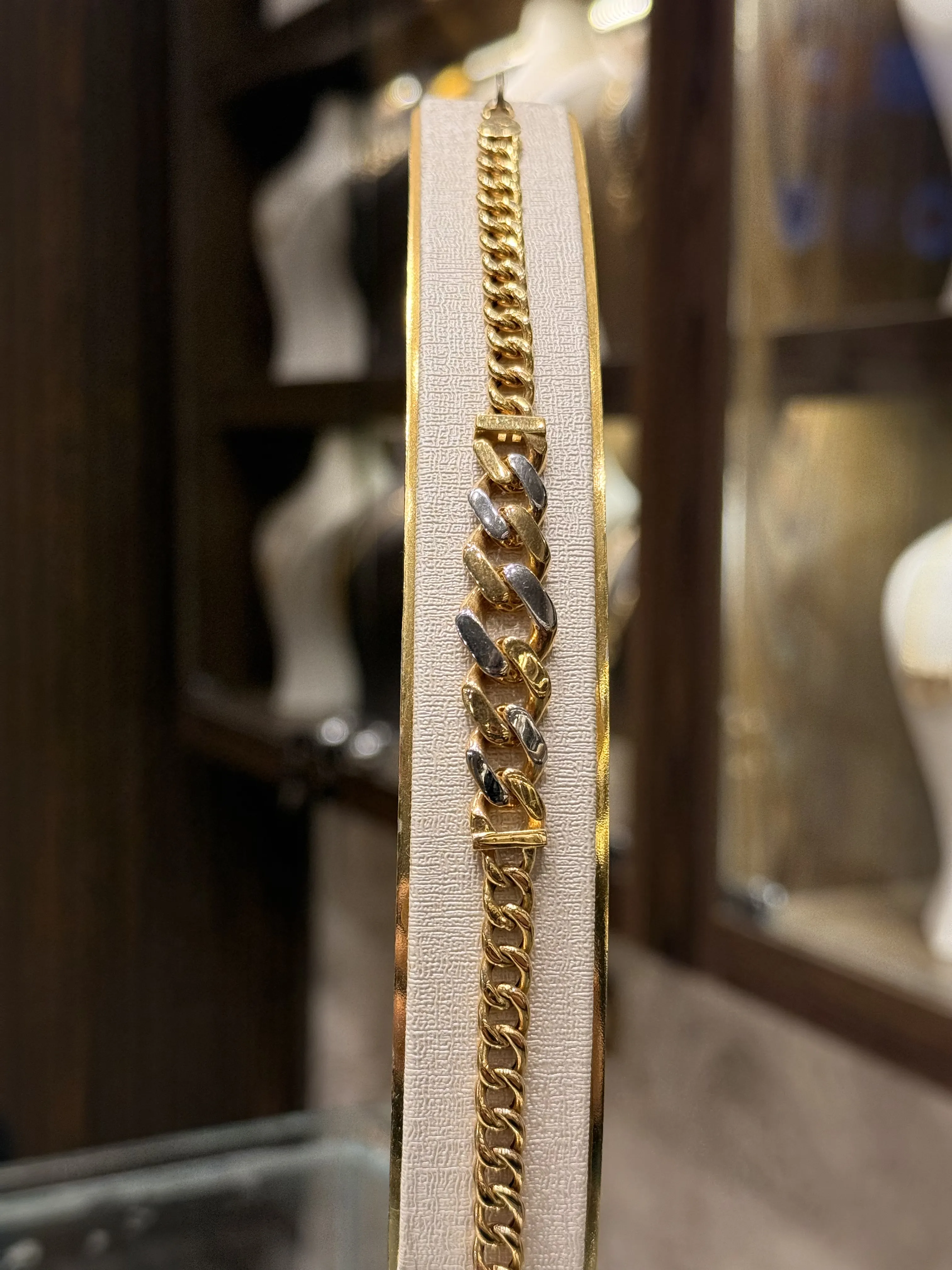 سوارة زرد اكسترا - منظر أمامي