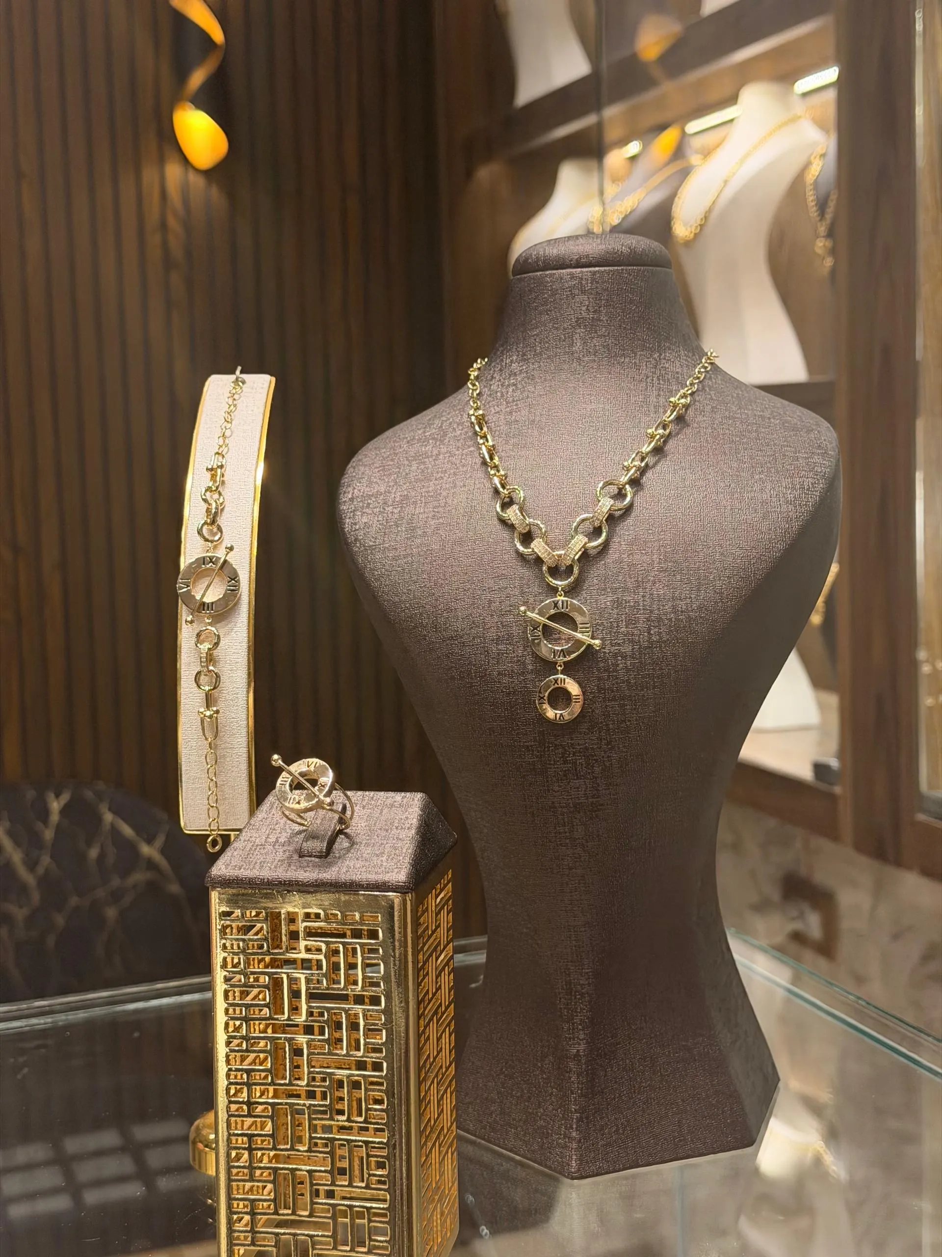 طقم ساعة اكسترا - منظر أمامي