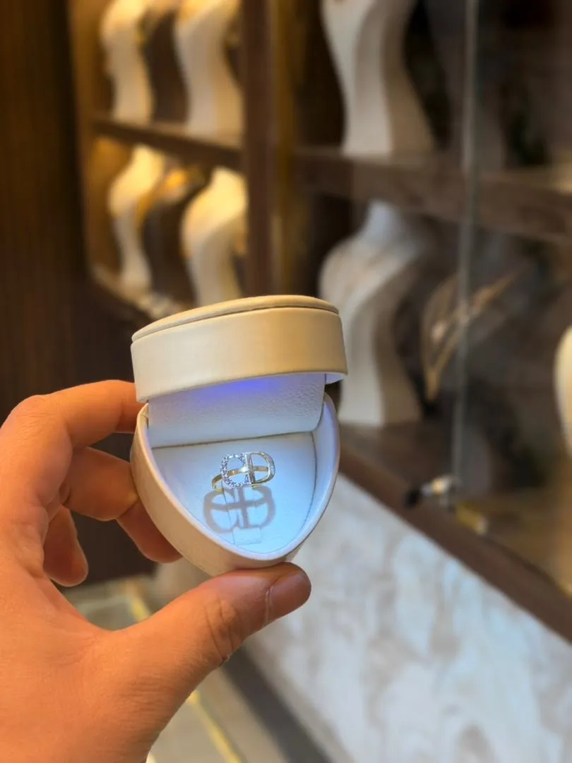 خاتم اكسترا - منظر أمامي