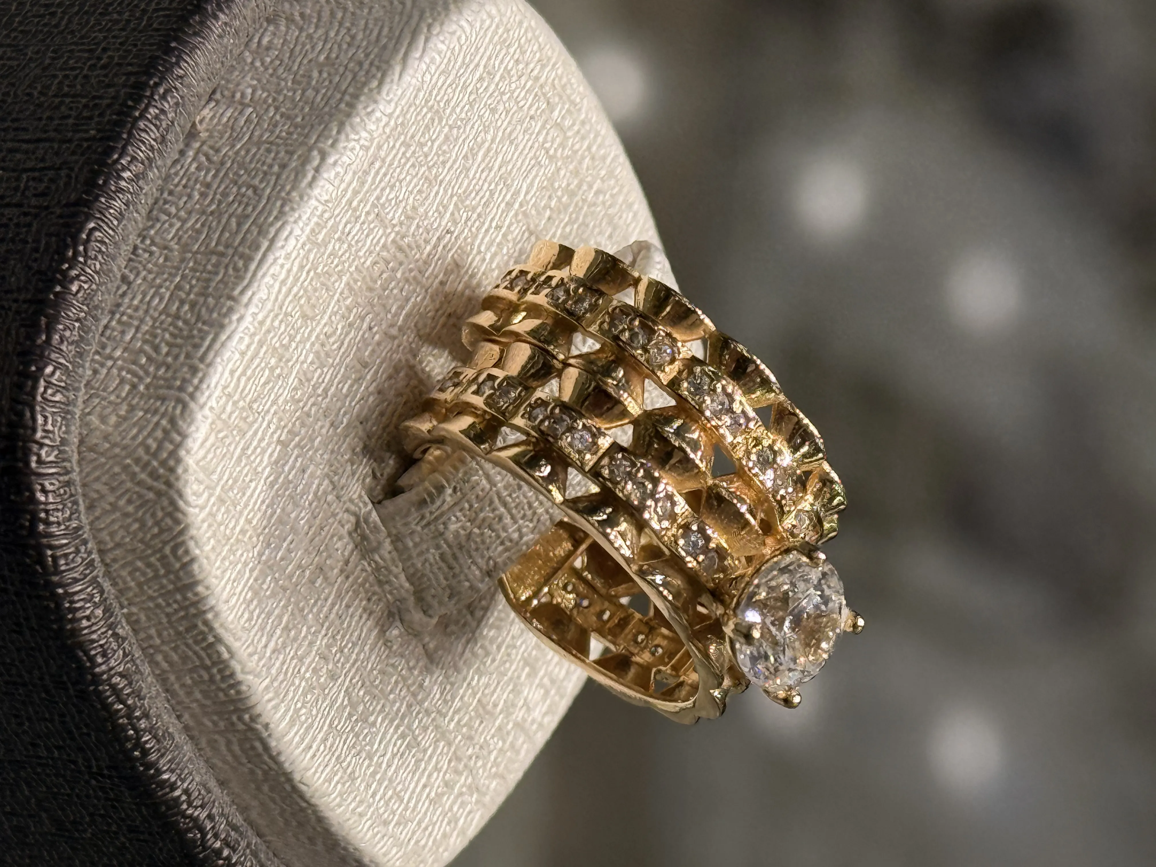 محبس توينز رولكس - منظر أمامي