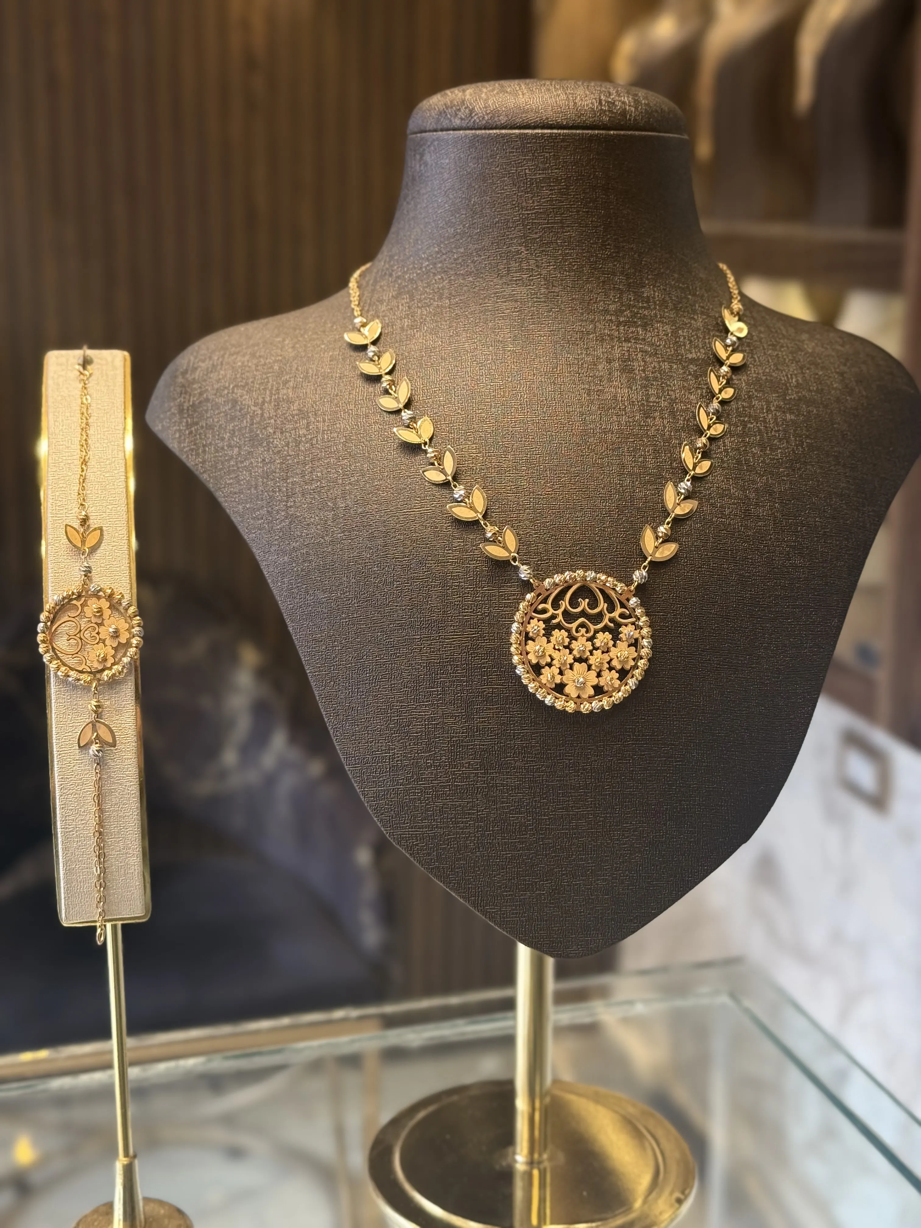 طقم اكسترا - منظر أمامي